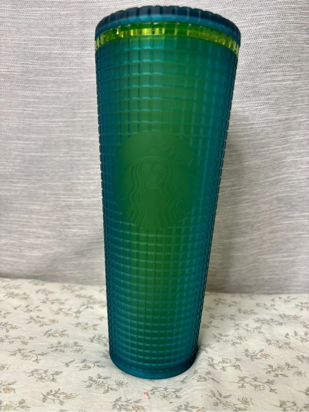 Starbucks Green Logo Holographic Iridescent Tumbler missing the straws